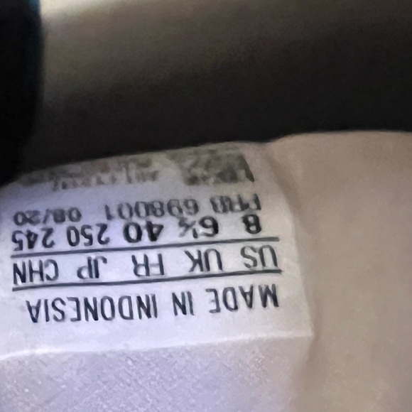 SALE $15 Adidas WOMENS 8 Sneakers Great Condition sale $15!! - Picture 8 of 8